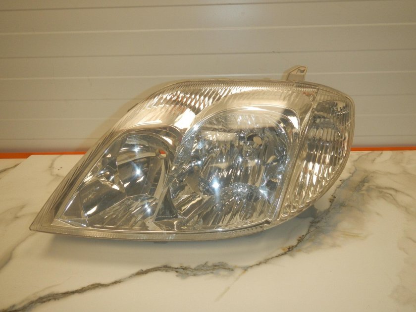 Фара правая тойота королла 120