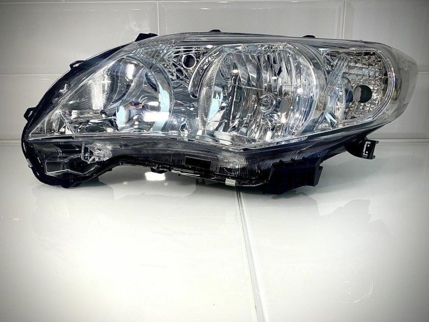 Фара правая для toyota corolla 150 рестайлинг