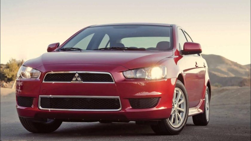 Машина Митсубиси Лансер