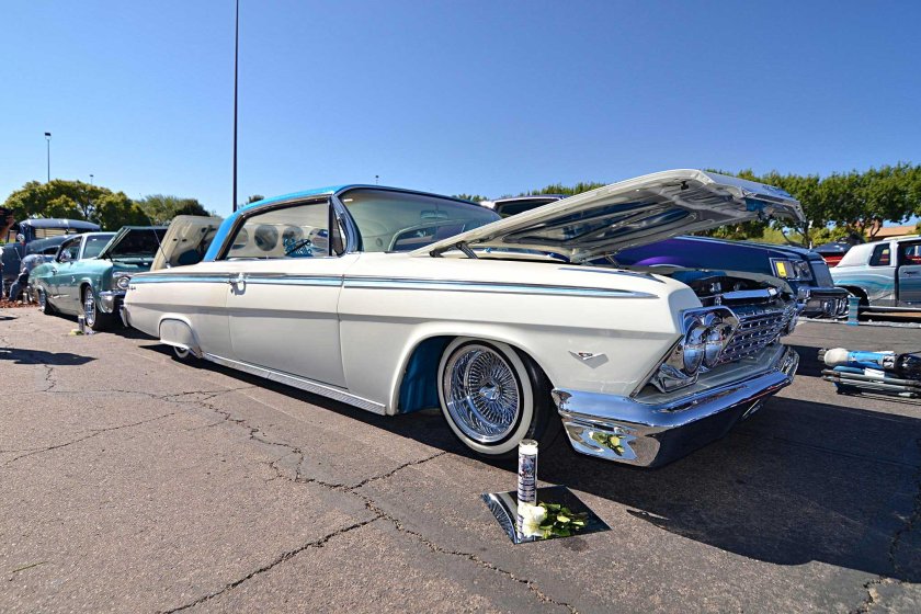 Buick Riviera лоурайдер