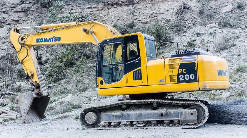 Komatsu pc200-8