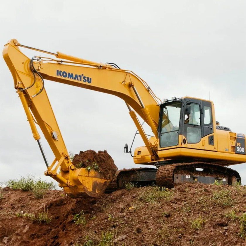 Гусеничный экскаватор Komatsu pc200