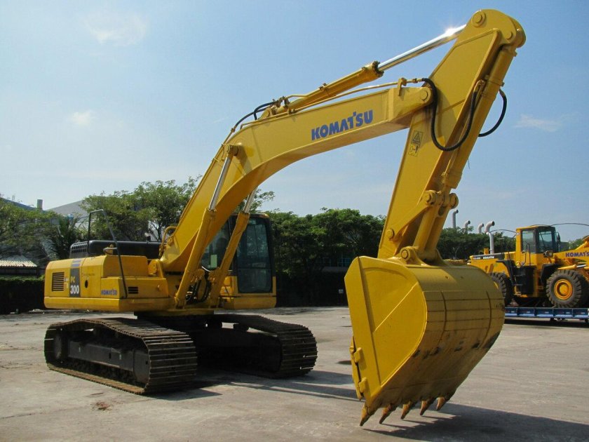 Komatsu pc300-8m0