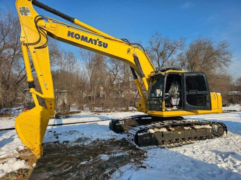 Гусеничный экскаватор komatsu pc200