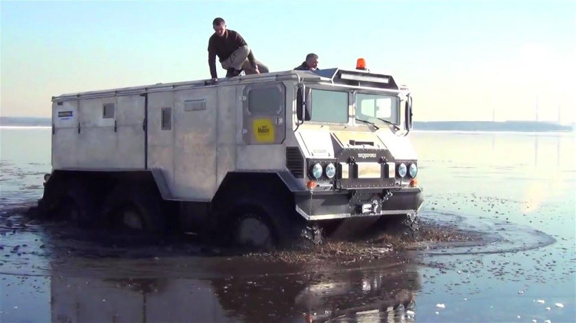 Вездеход-амфибия «Бурлак»