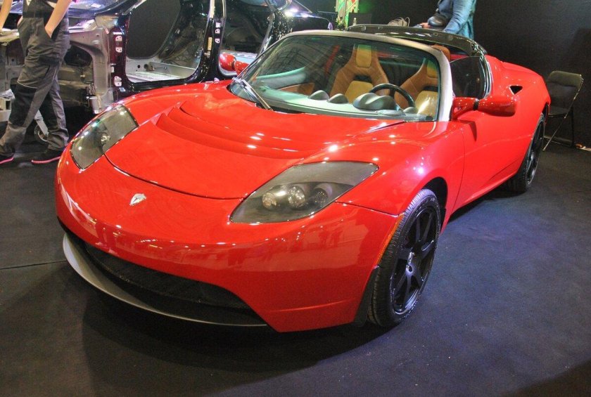 Электромобиль Tesla Roadster
