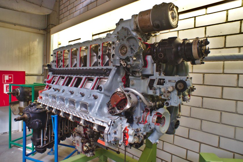 Двигатель юмо 004