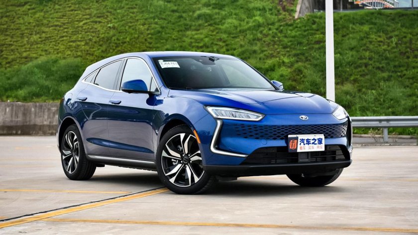 Автомобиль seres