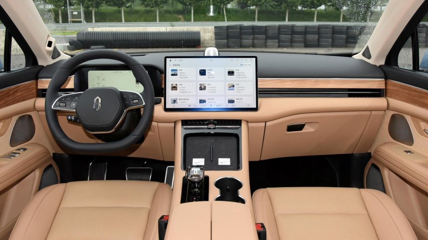 Электромобиль Huawei Aito m5