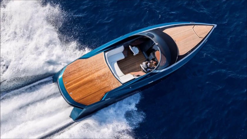 Катер Астон Мартин