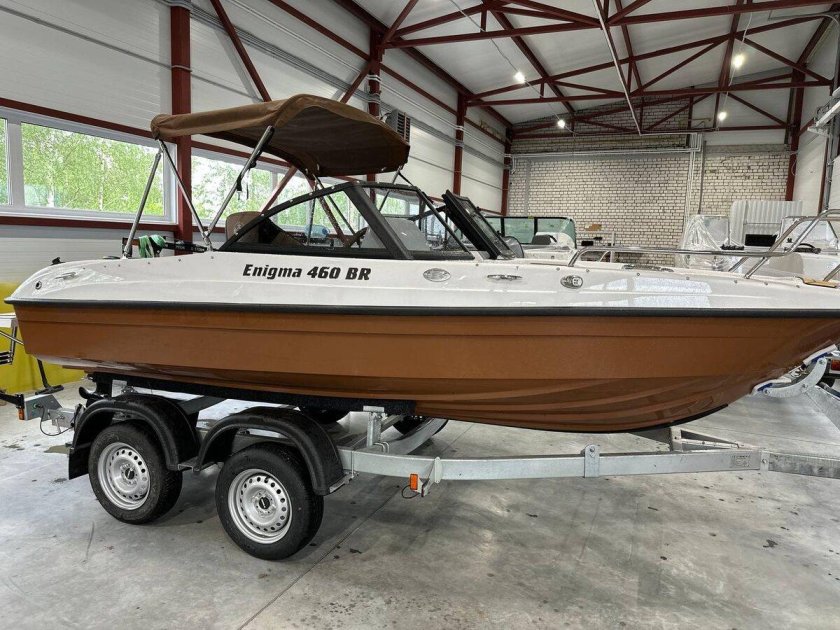 Моторная лодка