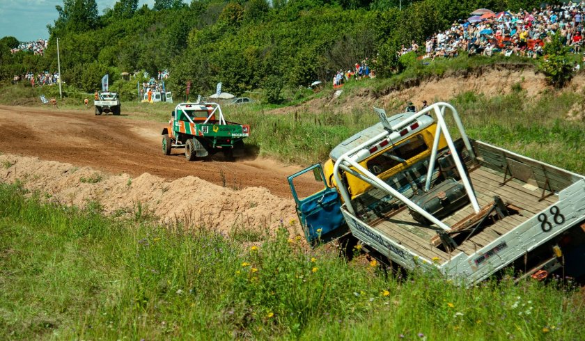 Грузовой автокросс