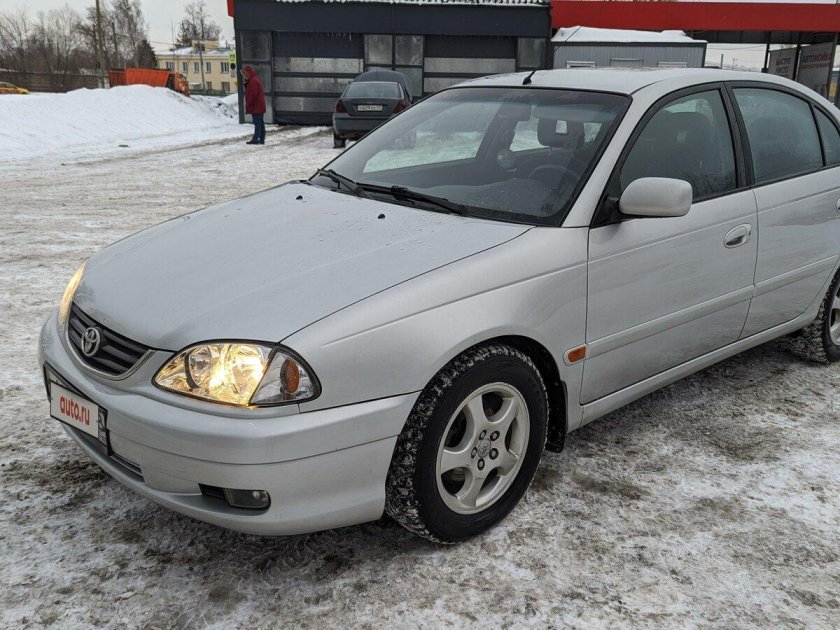 Тойота авенсис 2000г