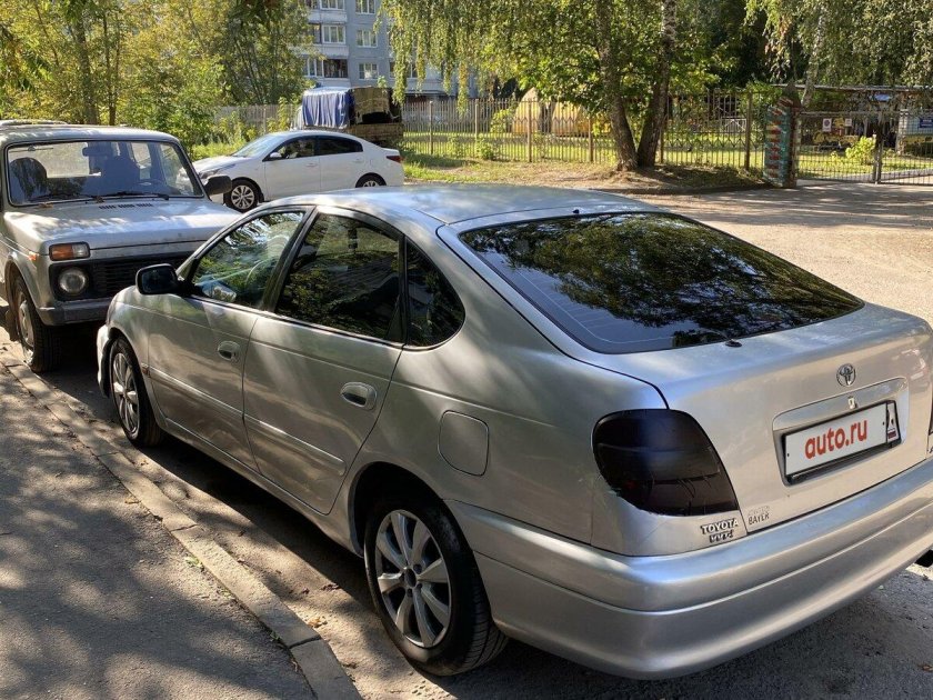 Тойота авенсис 1998 года