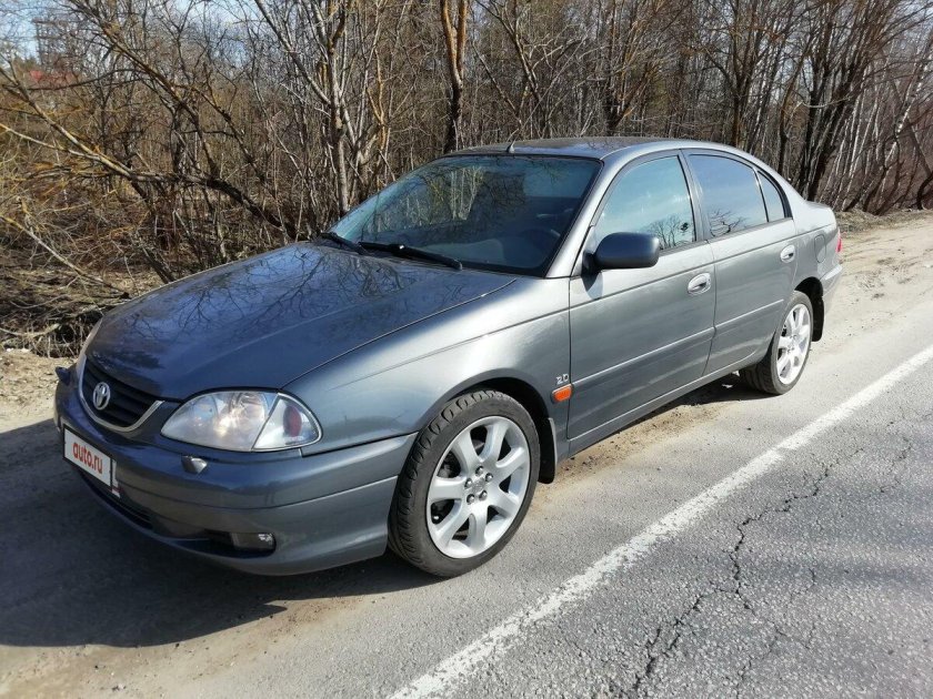 Toyota avensis 2001