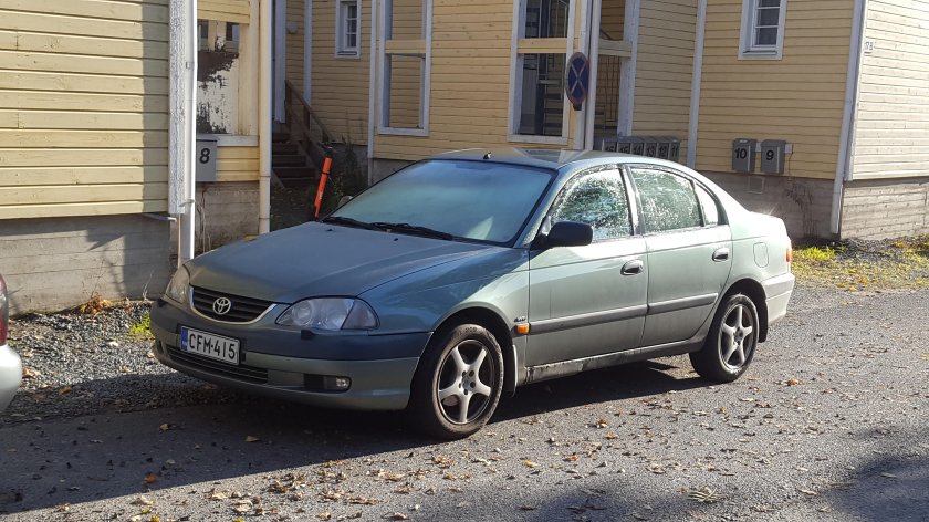 Toyota avensis 2002