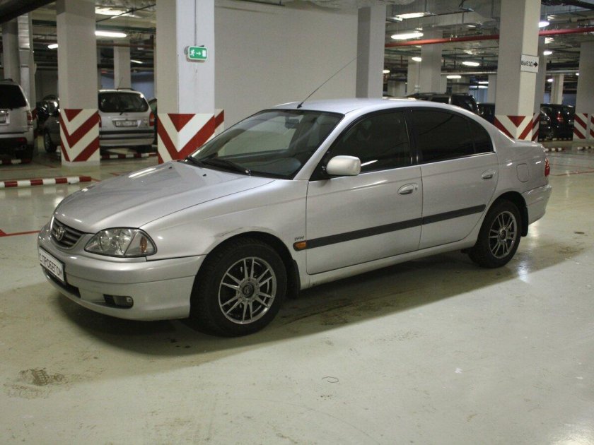 Toyota Avensis 2002