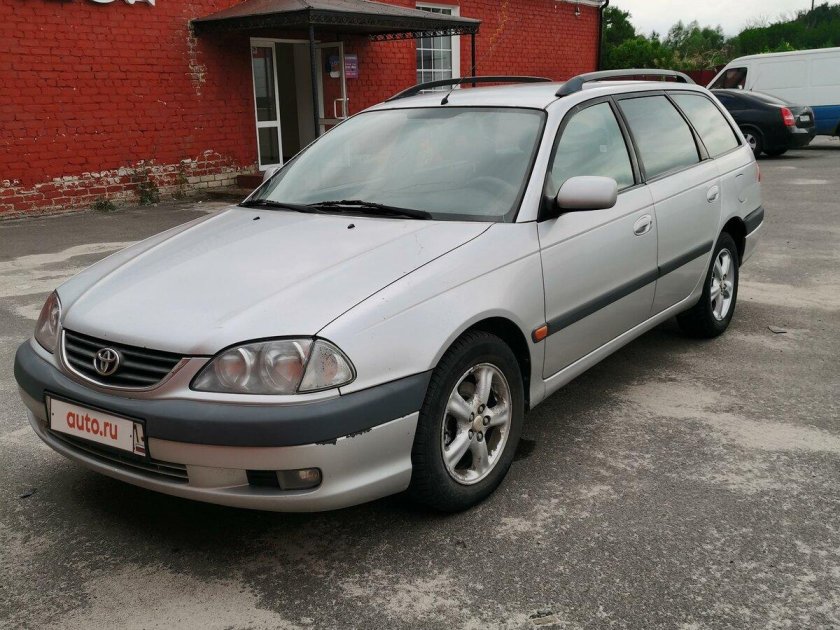 Toyota avensis 2001 универсал