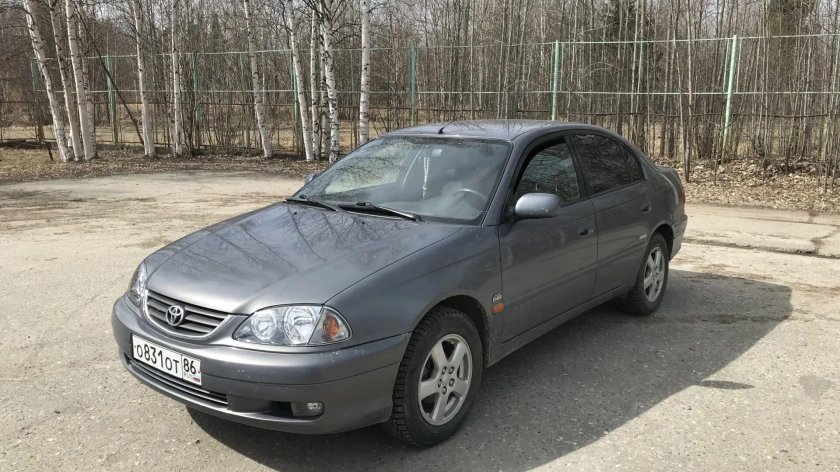 Toyota avensis 2002