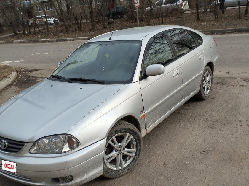 Toyota avensis 2001