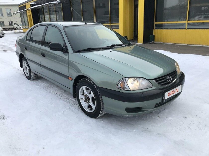 Авенсис 2002