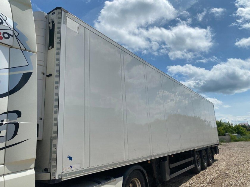 Прицеп рефрижератор Шмитц Каргобул 3 оси