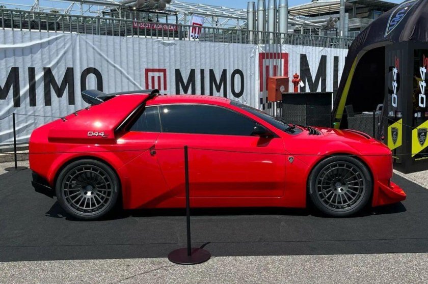 Lancia спорткар