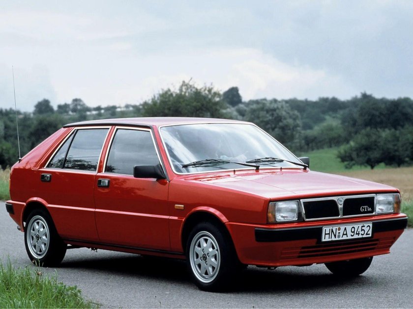 Lancia Delta 1 поколение