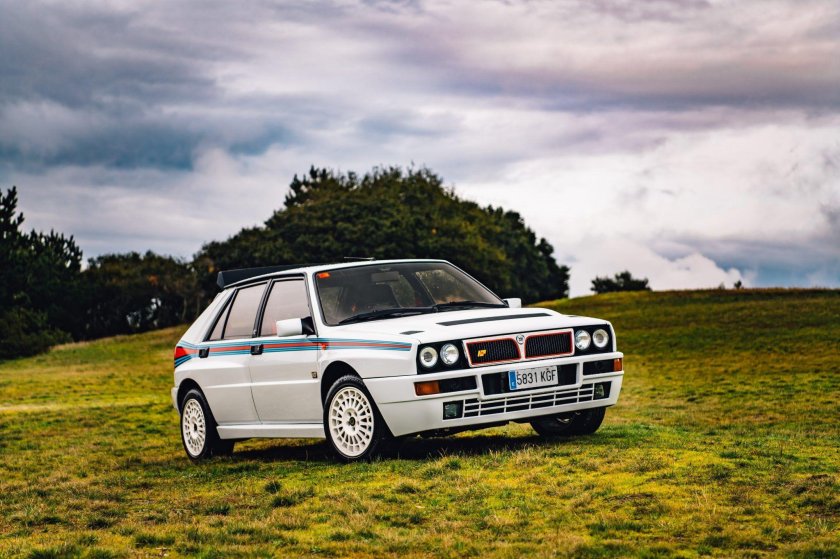 Автомобиль Lancia Delta