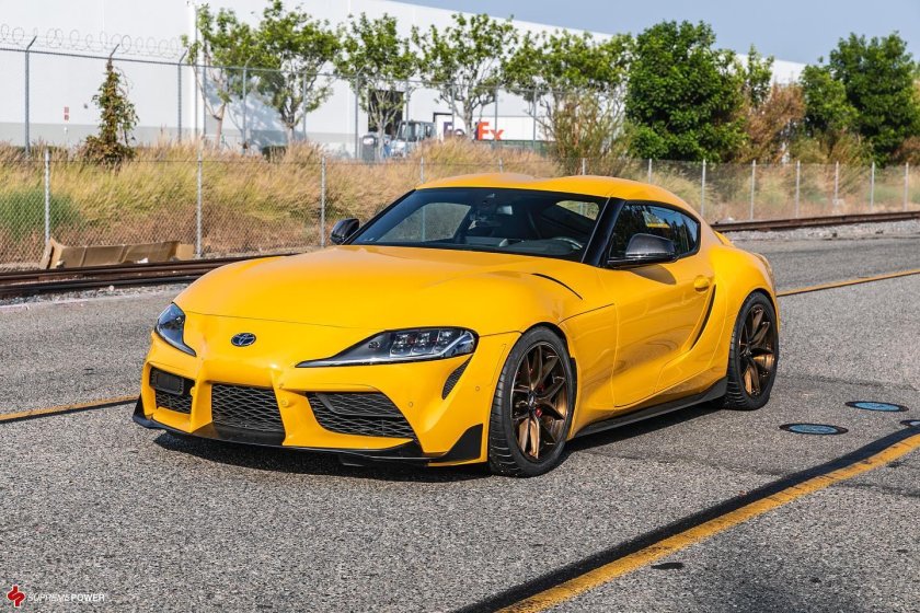 Toyota Supra mk4 Yellow