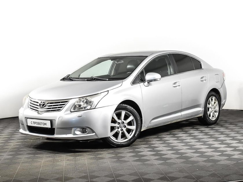 Тойота Авенсис 2010 года