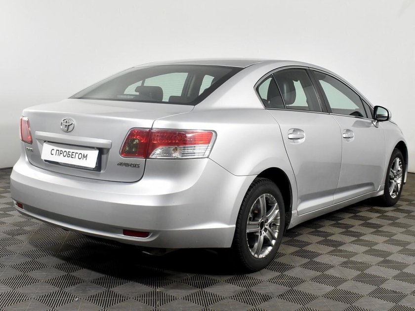 Toyota Avensis 2010