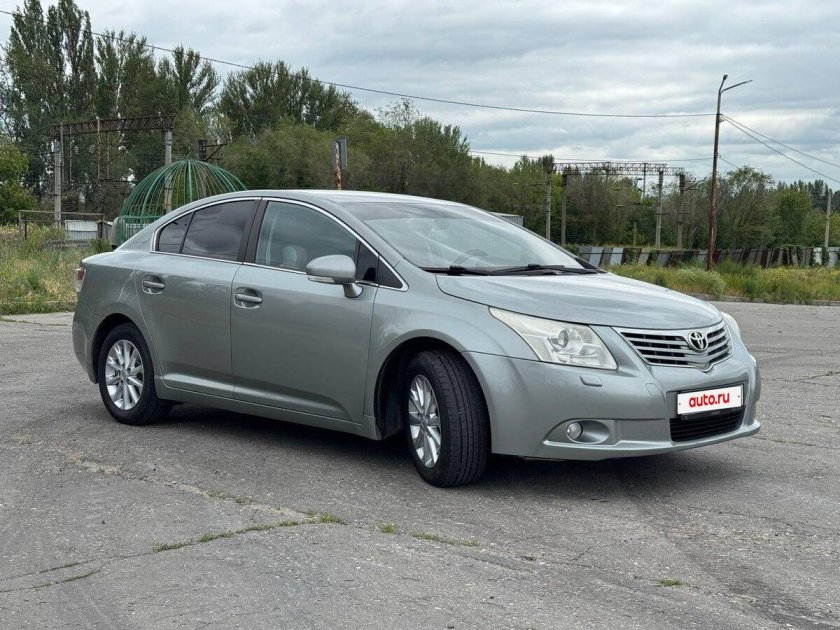 Toyota avensis 2011
