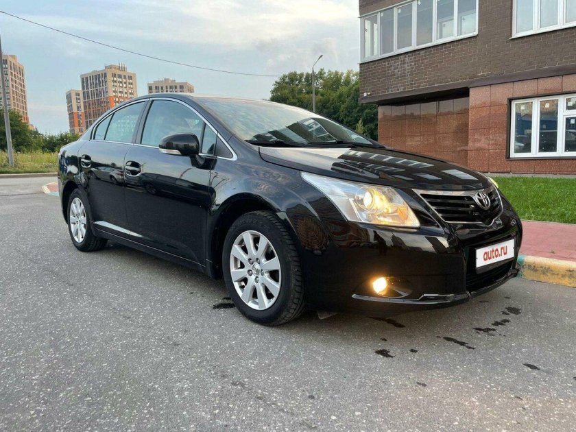 Тойота Авенсис 2009