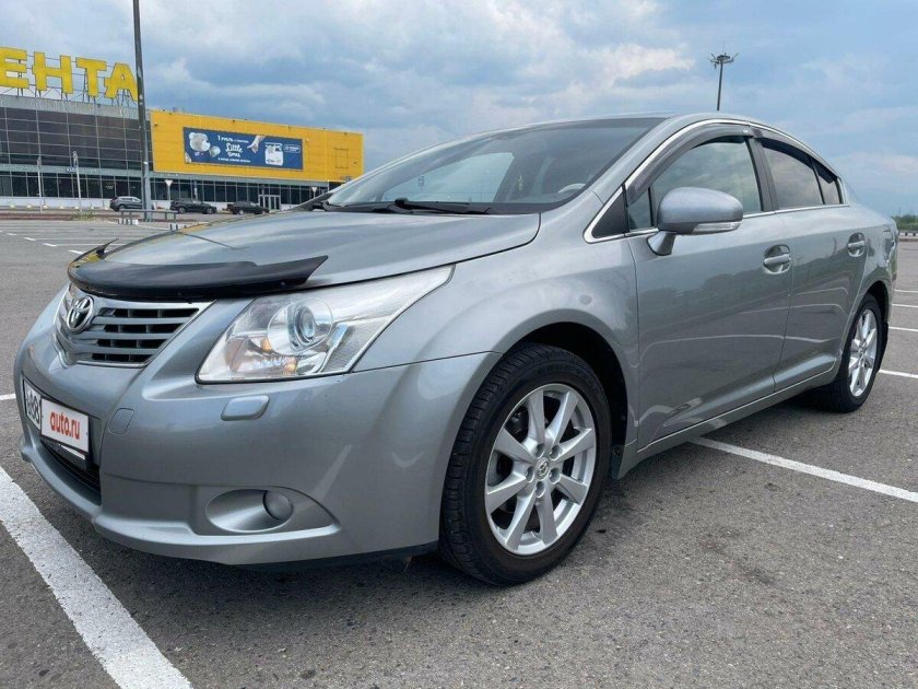 Авенсис 2010 года