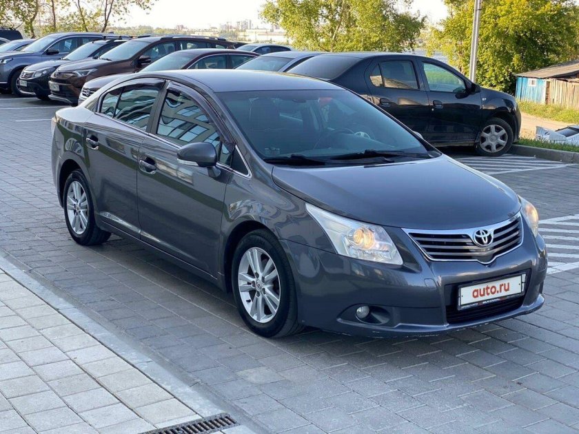 Тойота Авенсис универсал 2010