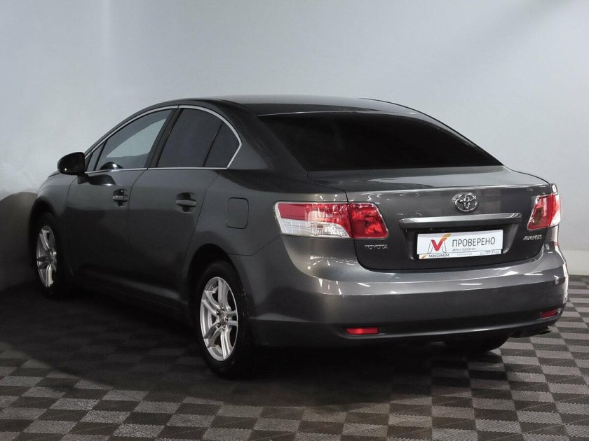 Toyota Avensis 2010