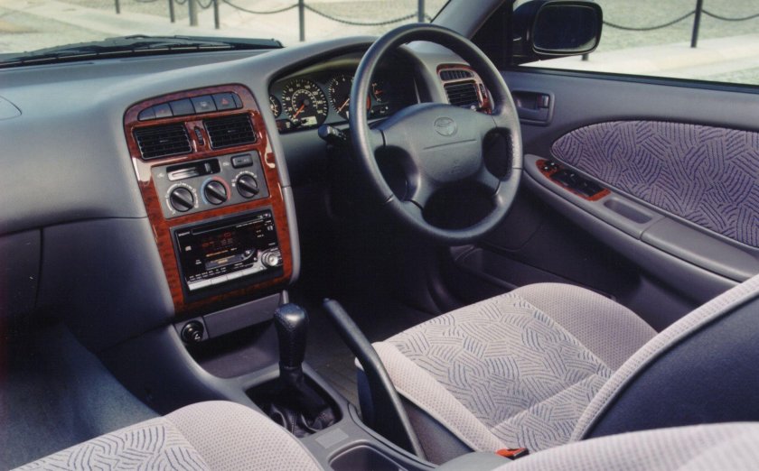 Toyota Avensis t22 салон