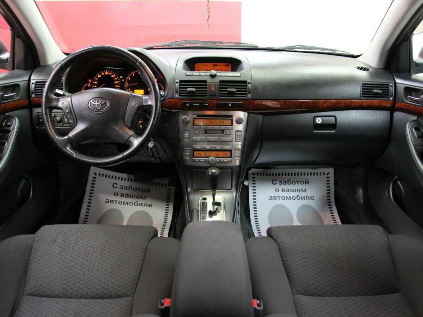 Avensis 2003 салон