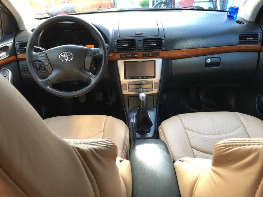 Toyota Avensis 2007 салон