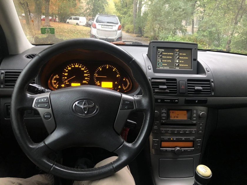 Toyota Avensis 2 салон