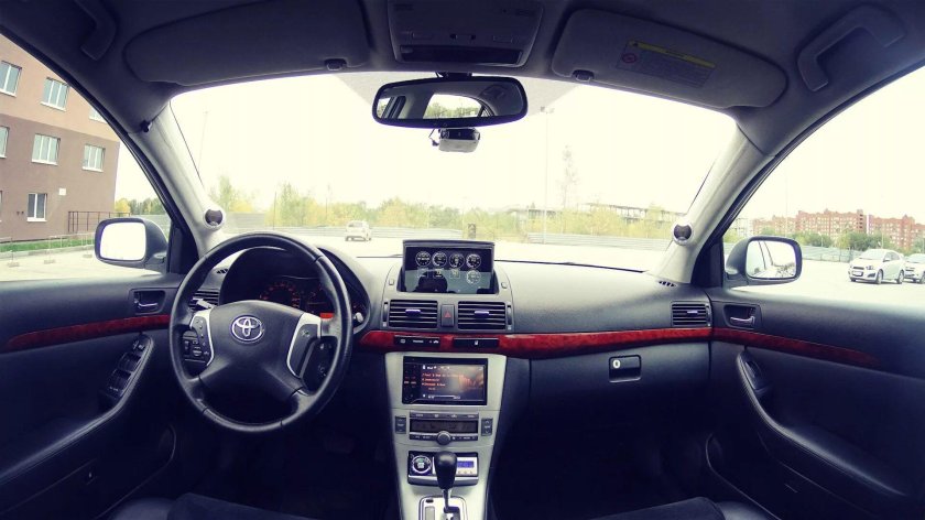 Toyota Avensis 2008 салон