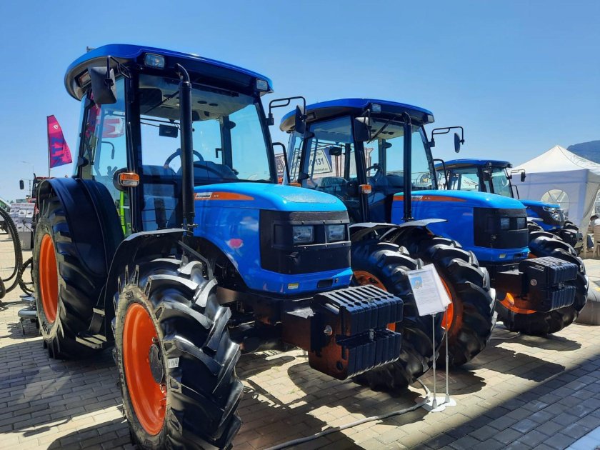 Трактор агромаш