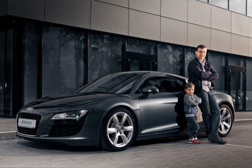 Мужчина в Ауди