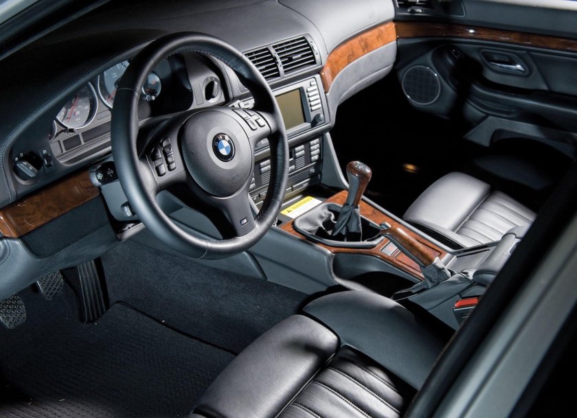 БМВ 5 е39 салон