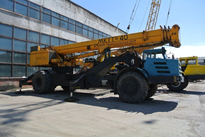 МОАЗ кран МКТТ 40