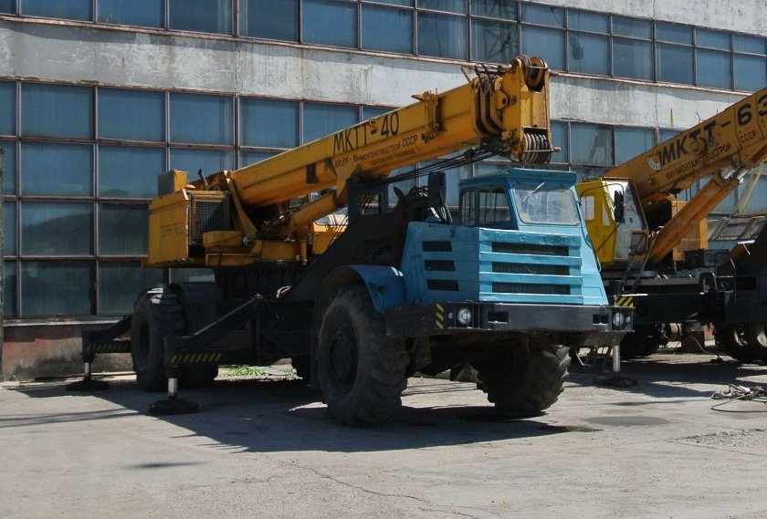 МОАЗ кран МКТТ 40