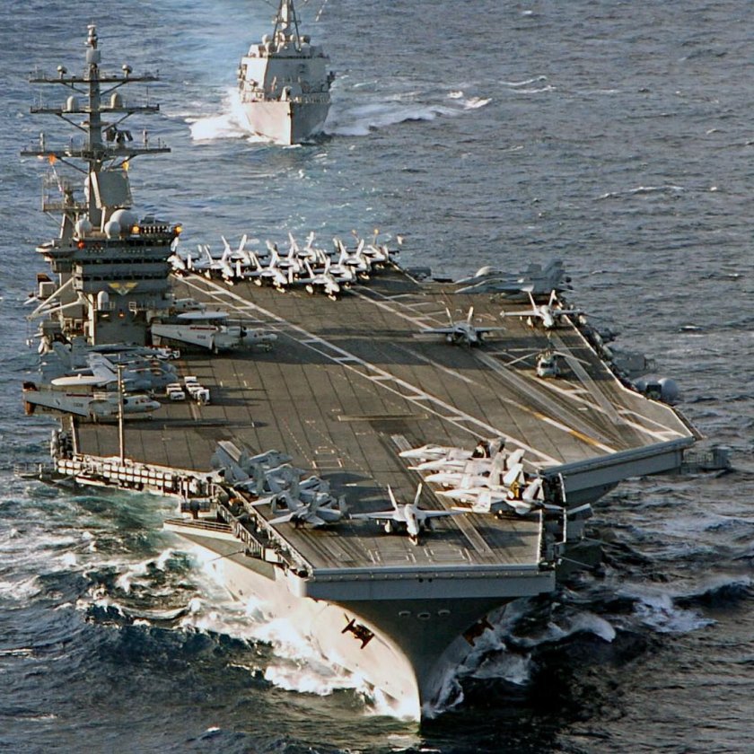 Авианосец США Эйзенхауэр