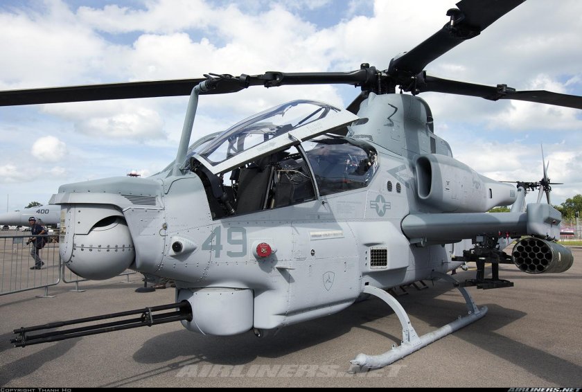 Bell Ah-1z Viper кабина