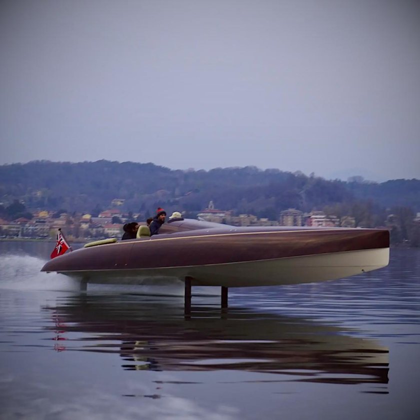 Яхта спирит